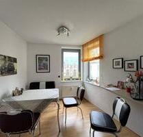 großzügige 2-Zimmer-Wohnung in zentraler Innenstadtlage mit Balkon & Stellplatz - Eisenach