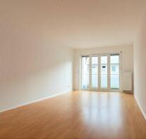 ** Helle 2-Zimmer-Wohnung mit BALKON in Stötteritz ** - Leipzig Südost