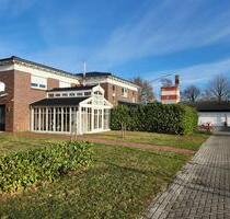 2- Familienhaus Büro Gewerbe Hallen Jadebusen mit Potential - Varel