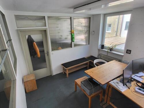 Foto - Büroplatz frei - 400,00&nbsp;EUR Kaltmiete,