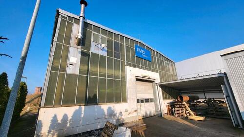 Foto - Lichtdurchflutete Halle auf Chemieparkgelände Genthin