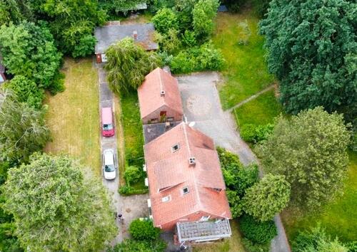 Foto - Sanierungsbedürftiges Doppelhaus auf großem Grundstück (3.467qm)