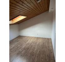 Schöne helle 2 Zimmer Dachgeschoss Wohnung EBK Fellbach Oeffingen