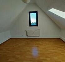 Charmante 2 Zimmer Wohnung Dachgeschoss in Berghausen - Pfinztal