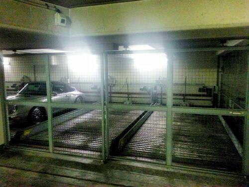Foto - Tiefgaragenstellplatz (Doppelparker)