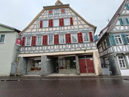 Foto - Denkmalgeschütztes 2-Familienhaus mit Ladenfläche in Vaihingen an