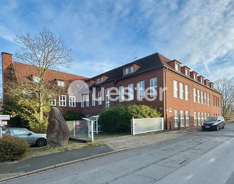 Foto - Solide Bürofläche in ehemaligem Schulgebäude Duisburg-Meiderich