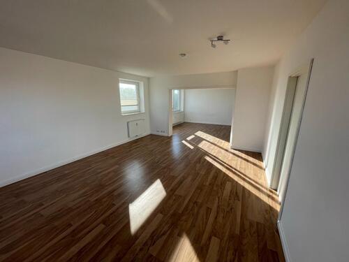 Foto - Attraktive 4-Zimmer-Wohnung mit Einbauküche u. neuem Badezimmer a