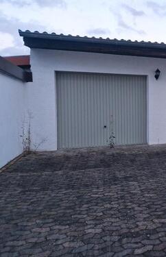 Foto - Garage mit Grube in Wellesweiler Neunkirchen
