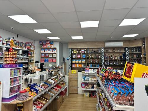 Foto - KIOSK. LADEN mieten. - 900,00&nbsp;EUR Kaltmiete, ca.&nbsp; 60,00&nbsp;m&sup2;