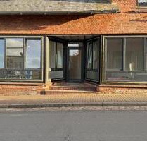 2-Zimmer-Wohnung im Erdgeschoss – frisch saniert in Burg - Burg (Dithmarschen)