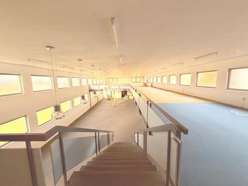 Foto - Lagerhalle mit Büros in AlpenBönninghardt zu vermieten