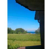 Schöne 3 Zimmer Wohnung mit Terrasse und Seeblick frei zum 01.05. - Ascheberg (Holstein)