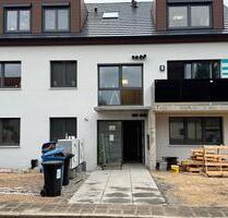 Helle 5 Zimmer Wohnung auf zwei Etagen mit Terrasse und Garten - Nürnberg Falkenheim