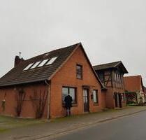 2 Familienhaus in Mandelsloh - 2.125,00 EUR Kaltmiete, ca.  250,00 m² in Barsinghausen (PLZ: 30890)