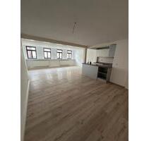 Frisch renovierte 3,5 Zimmer Wohnung mit Balkon und Einbauküche - Coburg