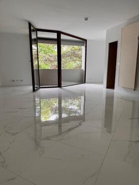 Foto - Helle 1,5-Zimmer Wohnung mit Balkon im 1. OG in Homburg zur Miete