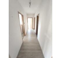 Helle Dachgeschosswohnung 80 qm in Enger mit Balkon und Carport