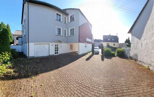 Foto - 2 Familenhaus und Büro in Topzustand