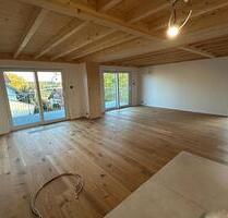Erstbezug, SinglesPaare, Penthouse Feeling, 2 Zi, Weitblick 80qm - Altenthann Forstmühle