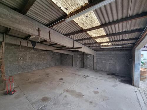 Foto - Große Lagerhalle auf drei Ebenen mit Stellplätzen