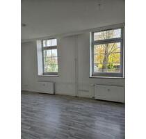 Sonnige 4-Zimmer-Wohnungen mit 2 Bädern und Balkon zu vermieten ! - Flensburg Altstadt