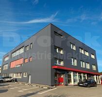 Lager-Ausstellungsfläche mit Büro - Leonberg
