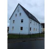 1-ZKB-Wohnung in KU, hell, voll möbliert, inkl. Pkw-Stellplatz - Kulmbach Blaich