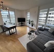 Traumhafte möblierte 3-Zi-Wohnung mit 2 Bädern, EBK und Süd-West-Balkon - München Berg am Laim