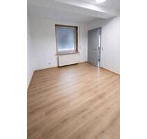 2 Zimmer, 1 Küche, 1 BadDusche, 1 Flur, 1 Gäste-WC, Terrasse und - Lensahn