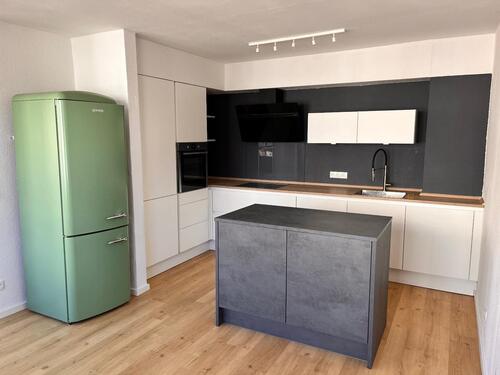 Foto - Moderne 2-Zimmer-Wohnung mit grosszüger Loggia und EBK