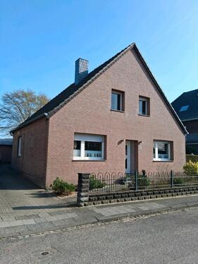 Foto - Großzügiges 165m² Haus mit 7 Zimmern, Garten, Doppelgarage