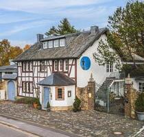 Hochwertig eingerichtetes und vollständig ausgestattetes Traditionsrestaurant mit großem Garten - Roetgen