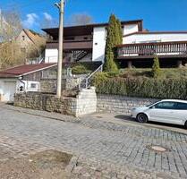 Gepflegtes Einfamilienhaus mit Einliegerwohnung und Doppelgarage - Allstedt