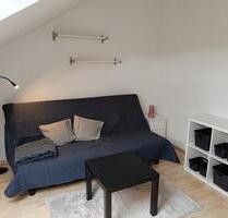 Möbliertes, saniertes helles Dachzimmer - Bad Honnef