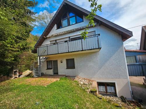 Foto - Mehrfamilienhaus mit 5 Wohneinheiten mit Entwicklungspotenzial