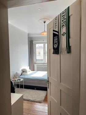 Foto - Großes & helles WG-Zimmer mit Ankleide zentral & in Donau Nähe