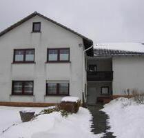 Freistehendes Haus in Gartenlage mit Nebengebäuden zu verkaufen - Homberg (Ohm)