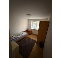 Monteurzimmer Einzelzimmer - 350,00&nbsp;EUR Kaltmiete, ca.&nbsp; 23,00&nbsp;m&sup2; in Langquaid (PLZ: 84085)