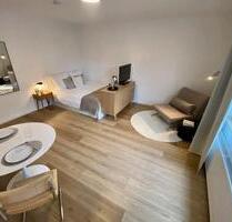 Renovierte 1-Zimmer-Wohnung mit neuer Küche und Möblierung - Frankfurt am Main Ostend