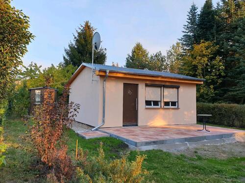 Foto - Idyllischer Garten mit modernisierten Bungalow Pacht