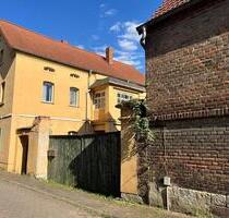 Großer 4 Seitenhof mit zwei Häuser - Weißenfels