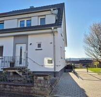 Charmante Doppelhaushälfte Haus mit traumhaftem Garten - Bretten