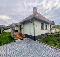 Kleiner Bungalow mit Garage! - 130.000,00 EUR Kaufpreis, in Bad Lauterberg im Harz (PLZ: 37431)