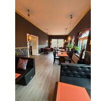 Charmantes Restaurant mit starkem Liefergeschäft, großer Terrasse & 2-Zimmer-Wohnung – Hamburg Altona
