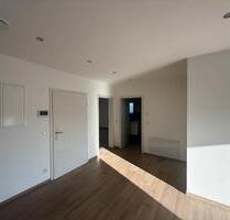 Dachgeschoss 4 Zimmer Wohnung mit großen Balkon in Sandbach - Breuberg