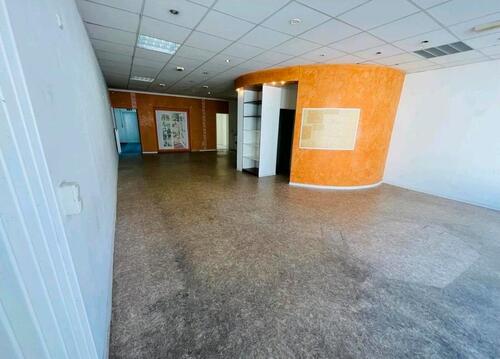 Foto - Hattersheim-Okriftel - Laden Gewerbeeinheit mit Garten & Lager