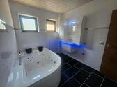 Foto - Schöne Wohnung,2024 renoviert,Wellnessbad mit Whirlpool etc