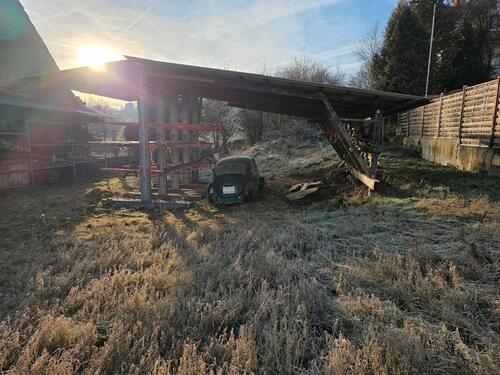 Foto - lager,offene Überdachung, Traktor, Land und Forstwirtschaft