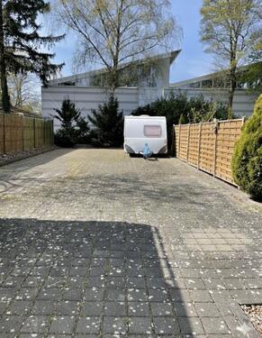 Foto - Stellplatz Stellfläche Parkplatz für Wohnmobil Wohnwagen Auto